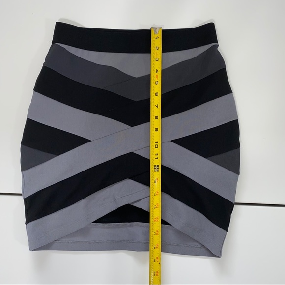 DYNAMITE BLACK & GREY WOMENS SHORT PENCIL SKIRT - Picture 6 of 6